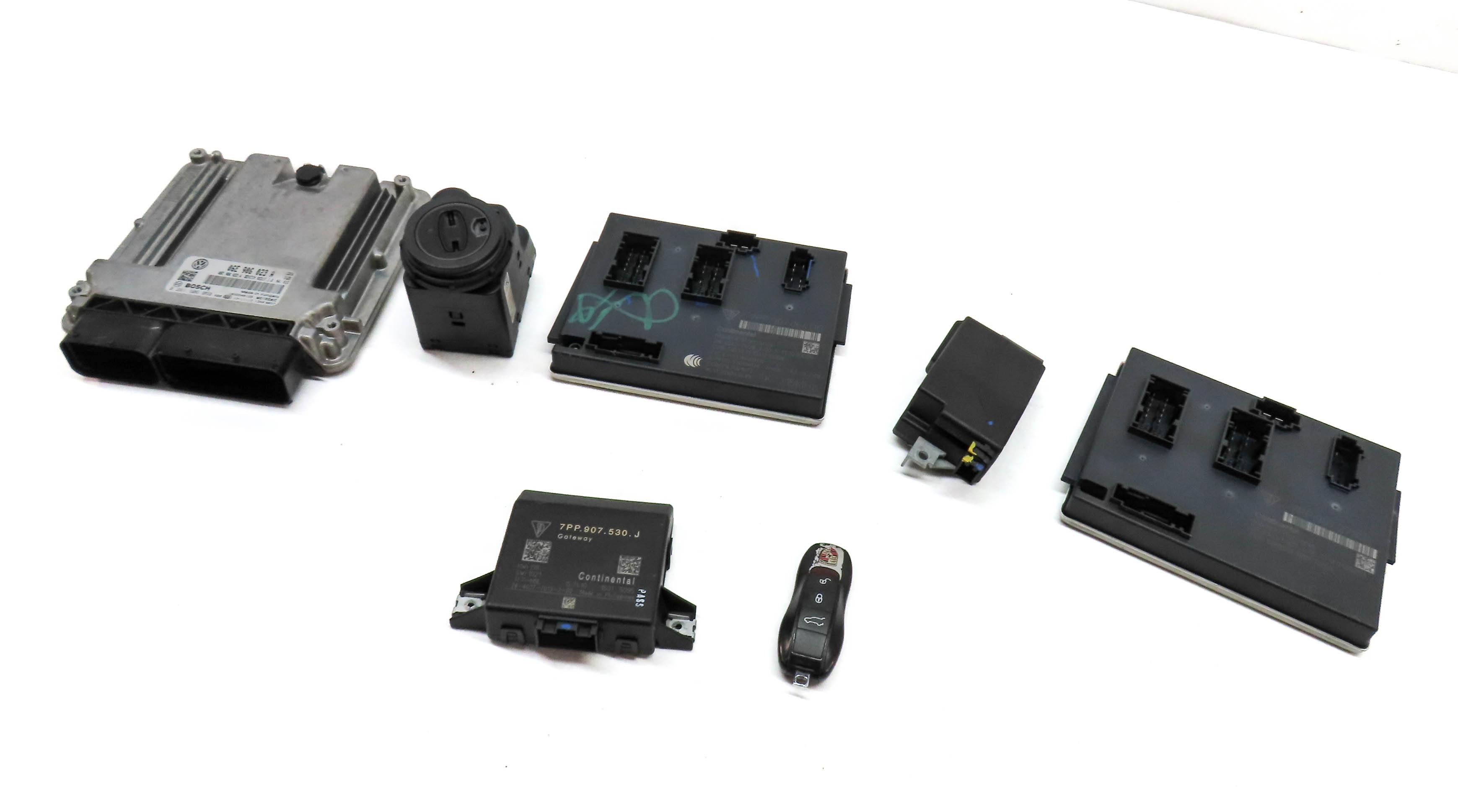 11-18 PORSCHE CAYENNE HYBRID (958) 3.0L M06 ECM BCM IMMOBILIZER MODULE KEY SET — exact item pictured